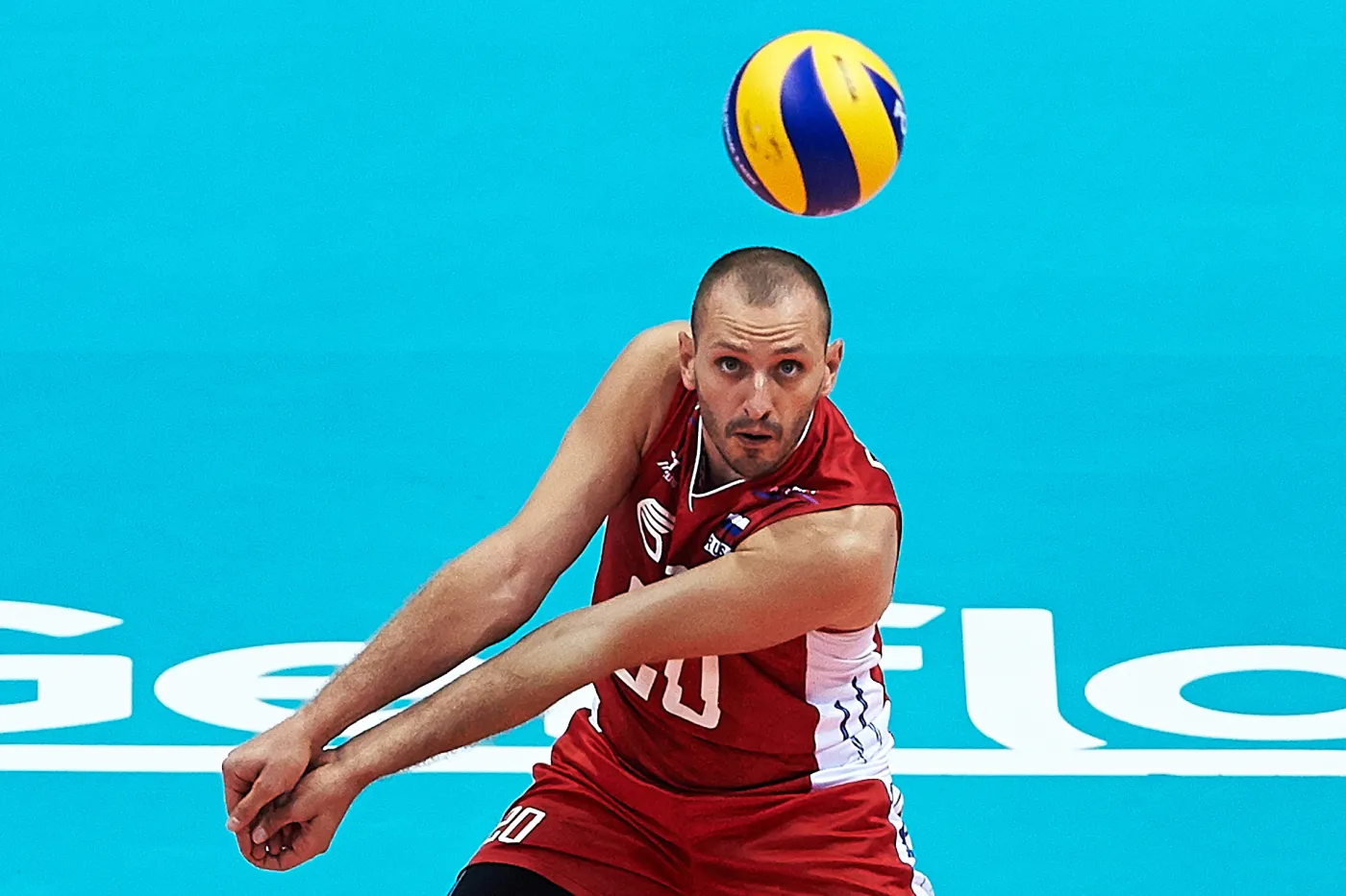 Rosjanin Artem Ermakov podczas meczu grupy C mistrzostw świata siatkarzy z Chinami w Gdańsku