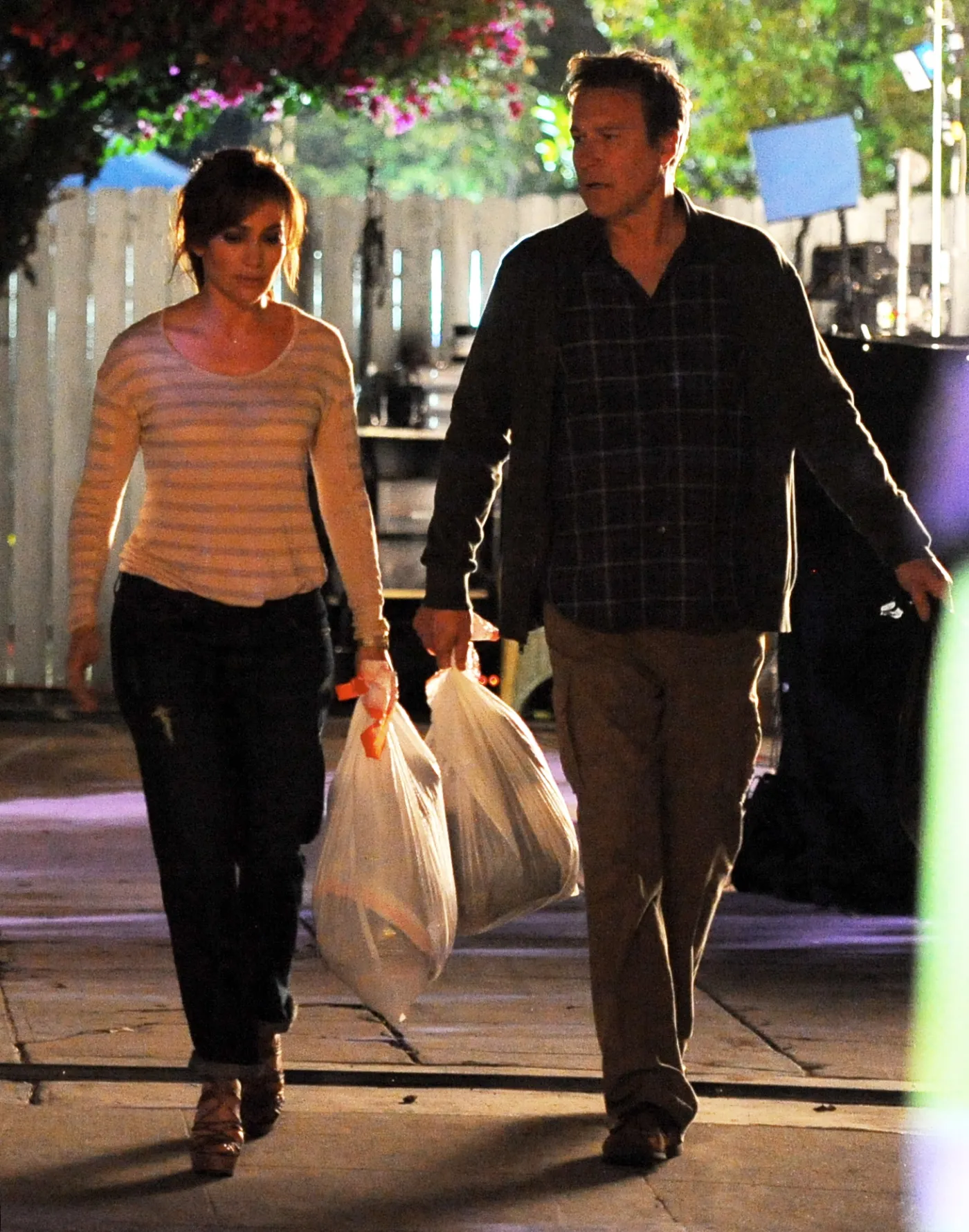 6778373-jennifer-lopez-i-john-corbett-na.jpg