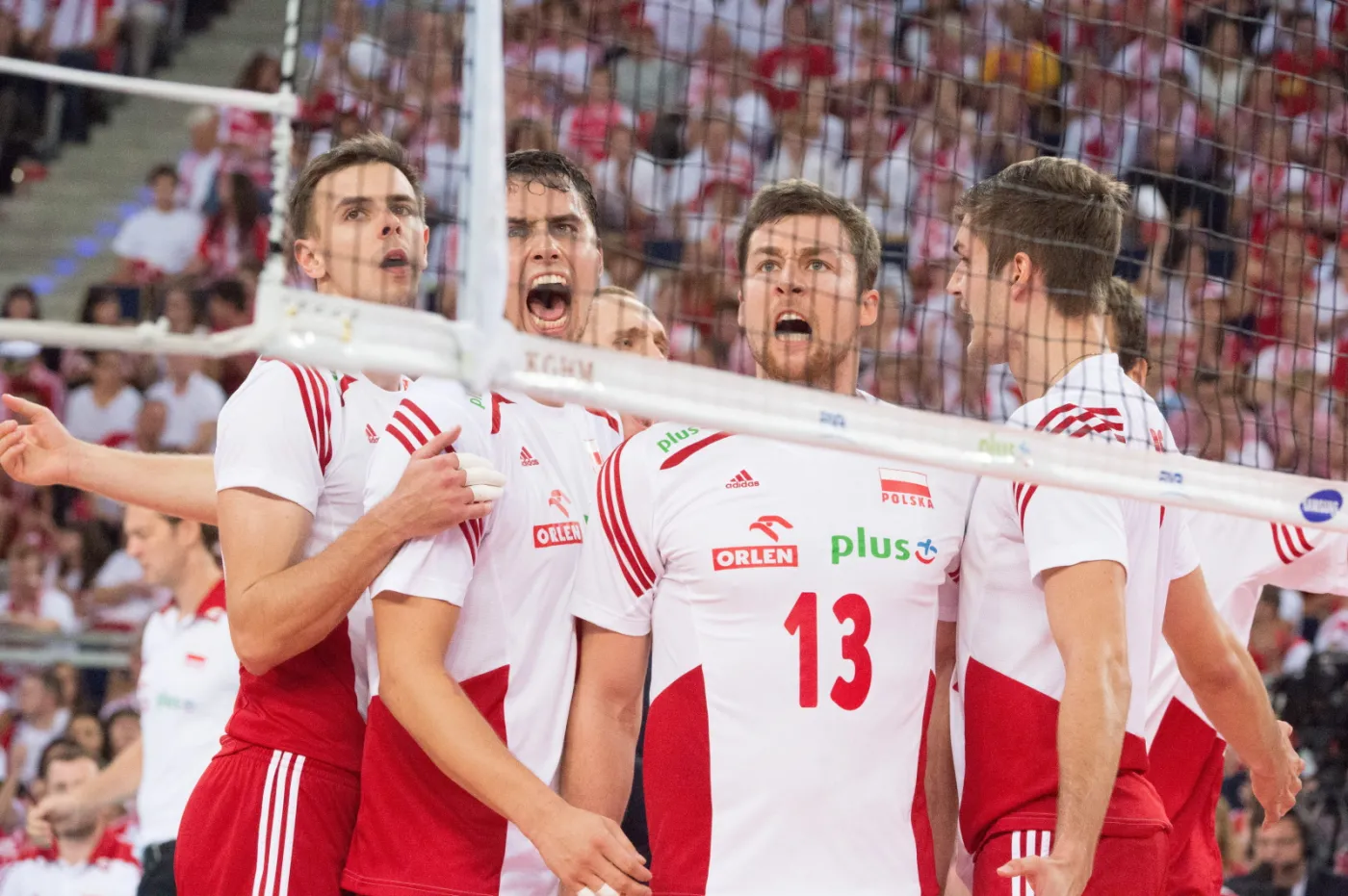 6814164-radosc-siatkarzy-po-meczu-polska.jpg