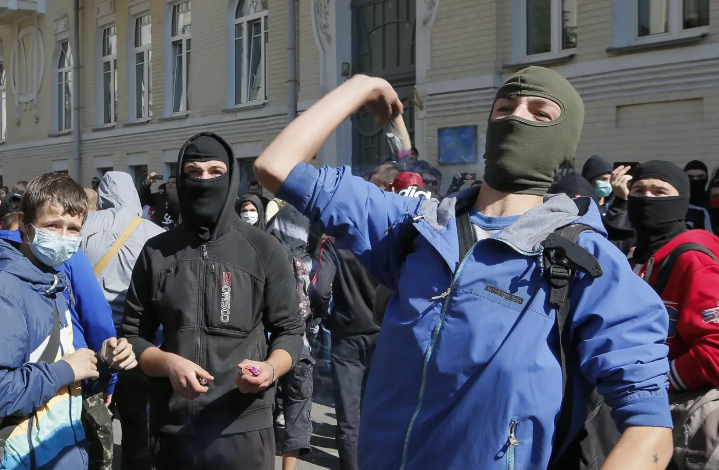 Protesty przeciwników autonomii Donbasu