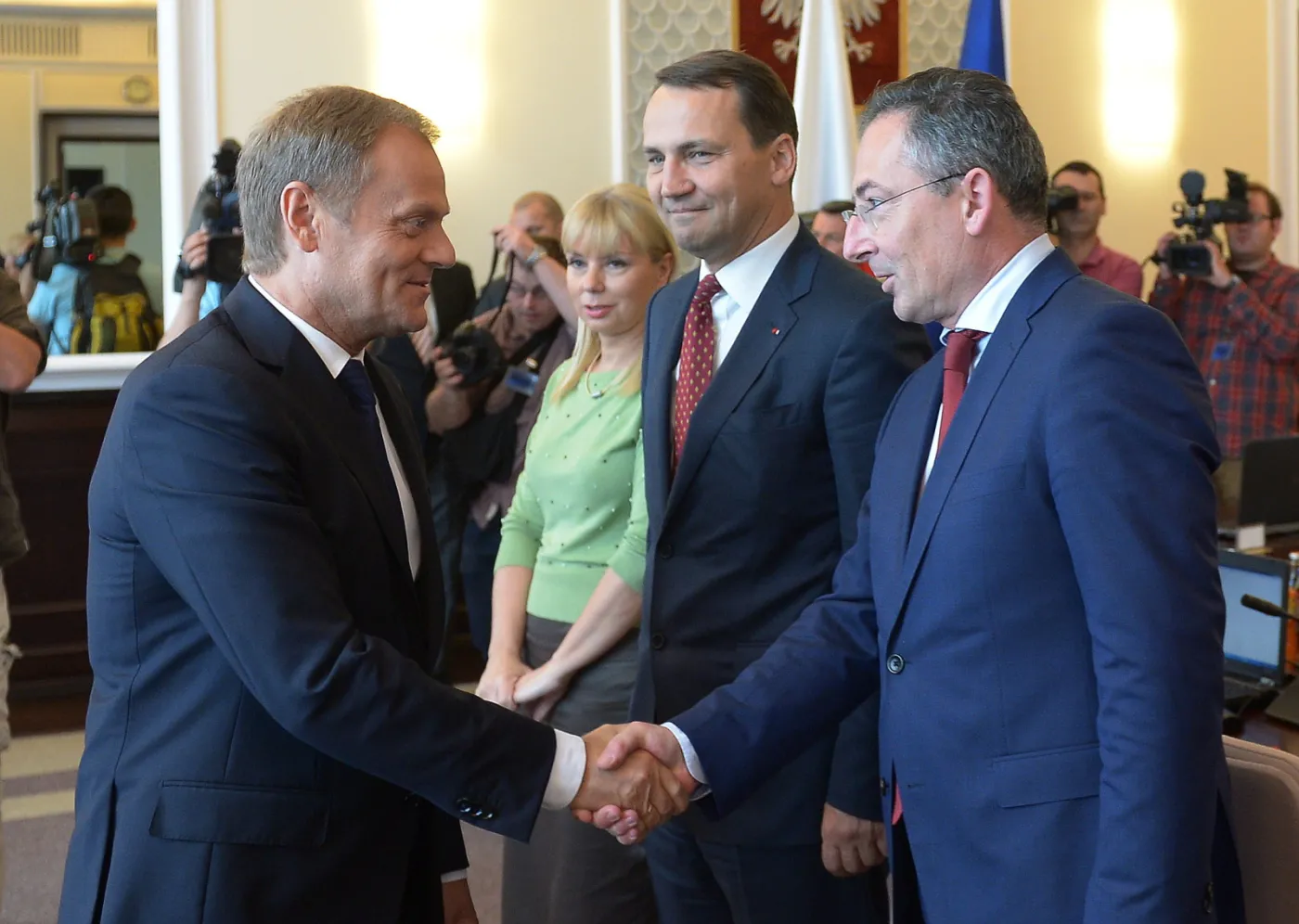 Pogrzeb Jaruzelskiego. Sienkiewicz oskarża prawicę o "grę zwłokami"