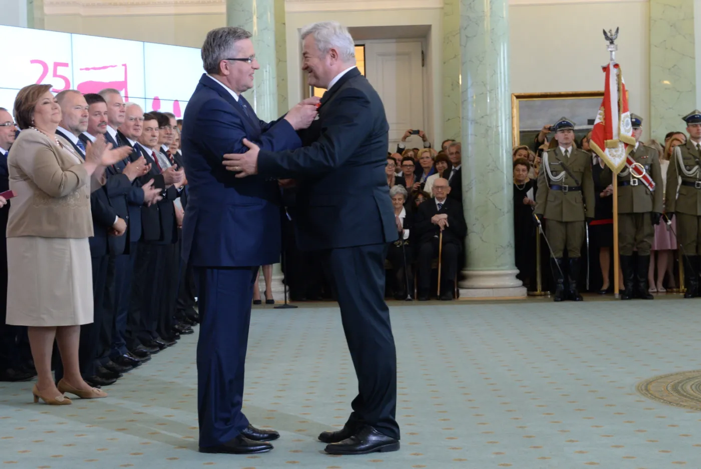 6388056-prezydent-bronislaw-komorowski.jpg