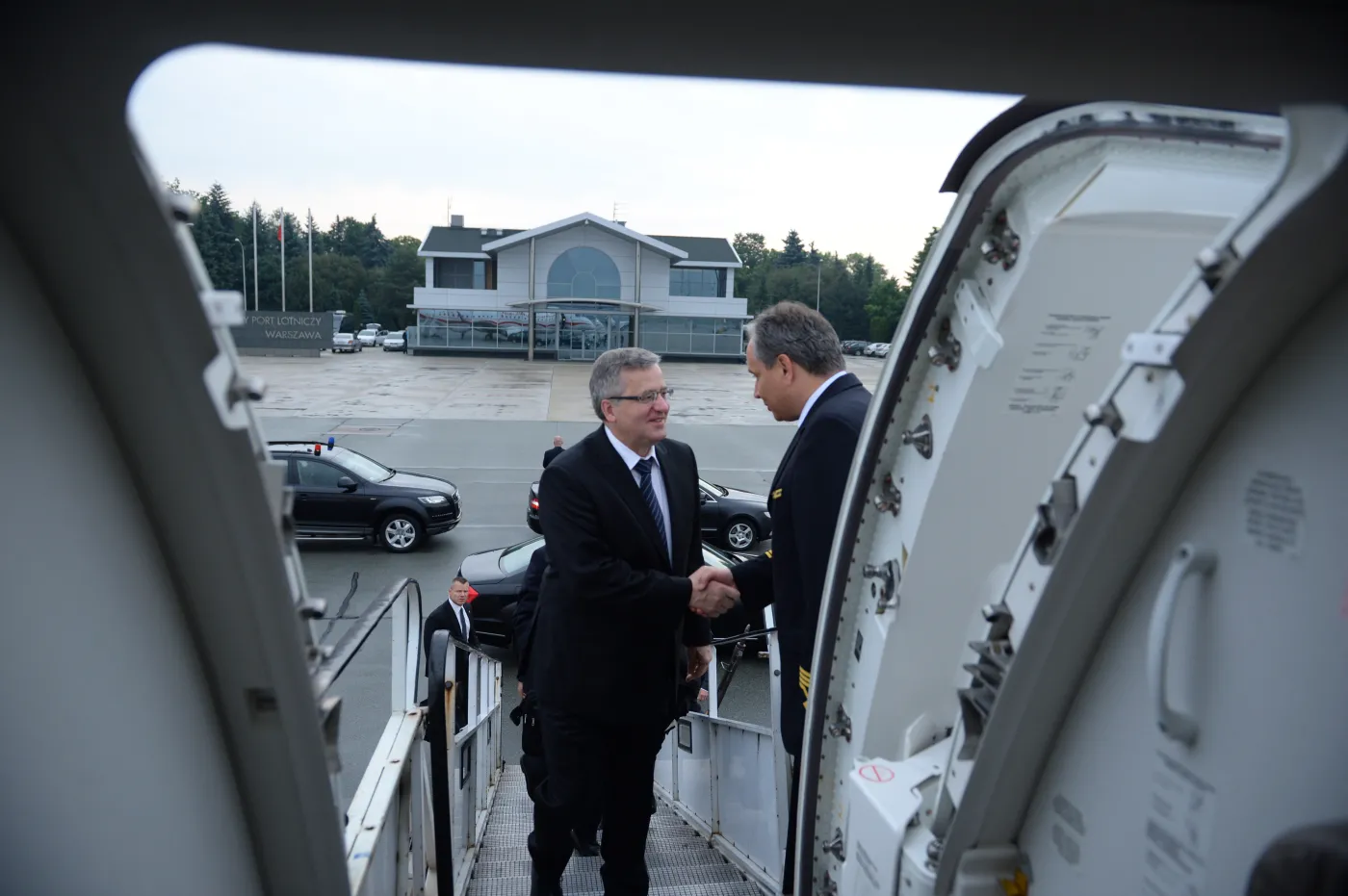 Prezydent Bronisław Komorowski w drodze do Francji