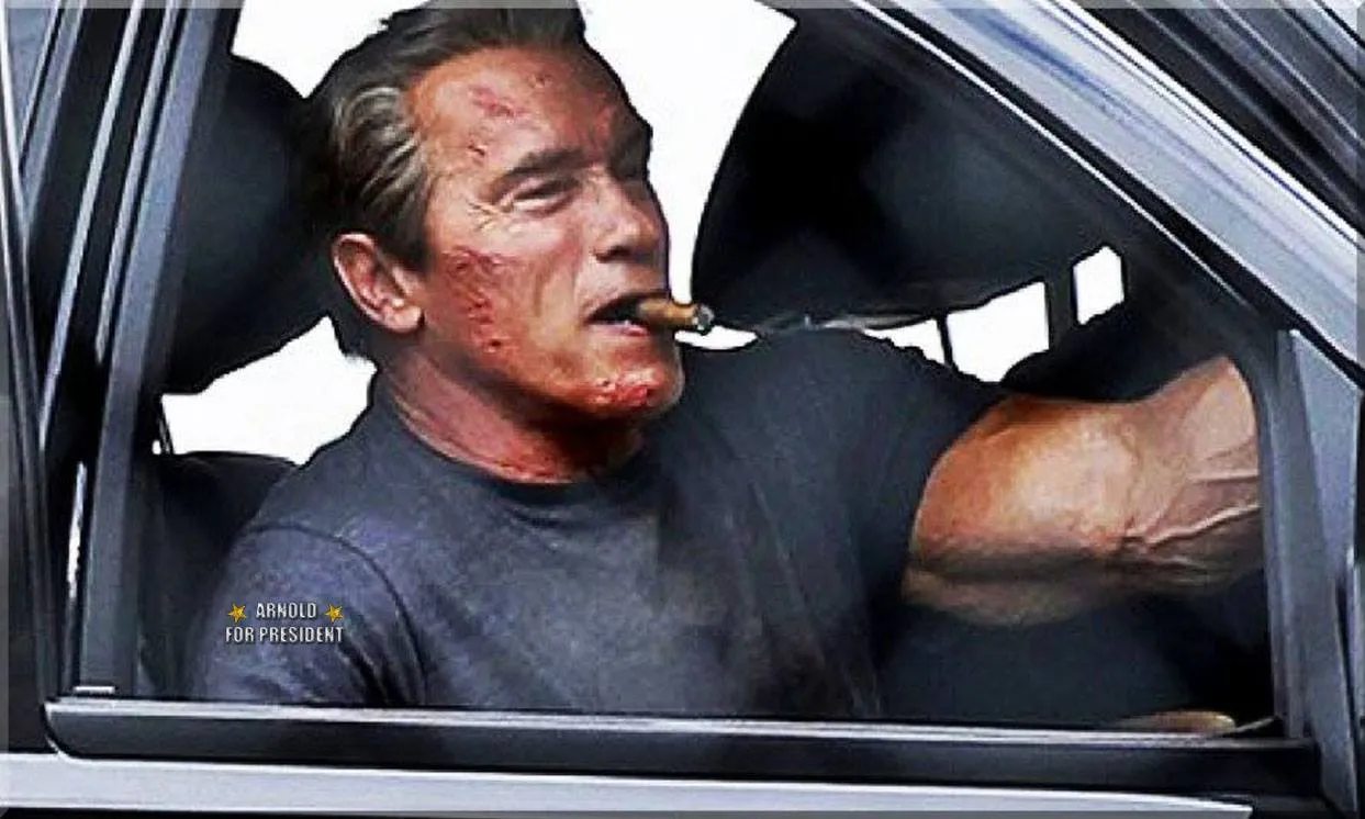 6400737-arnold-schwarzenegger-na-planie.jpg