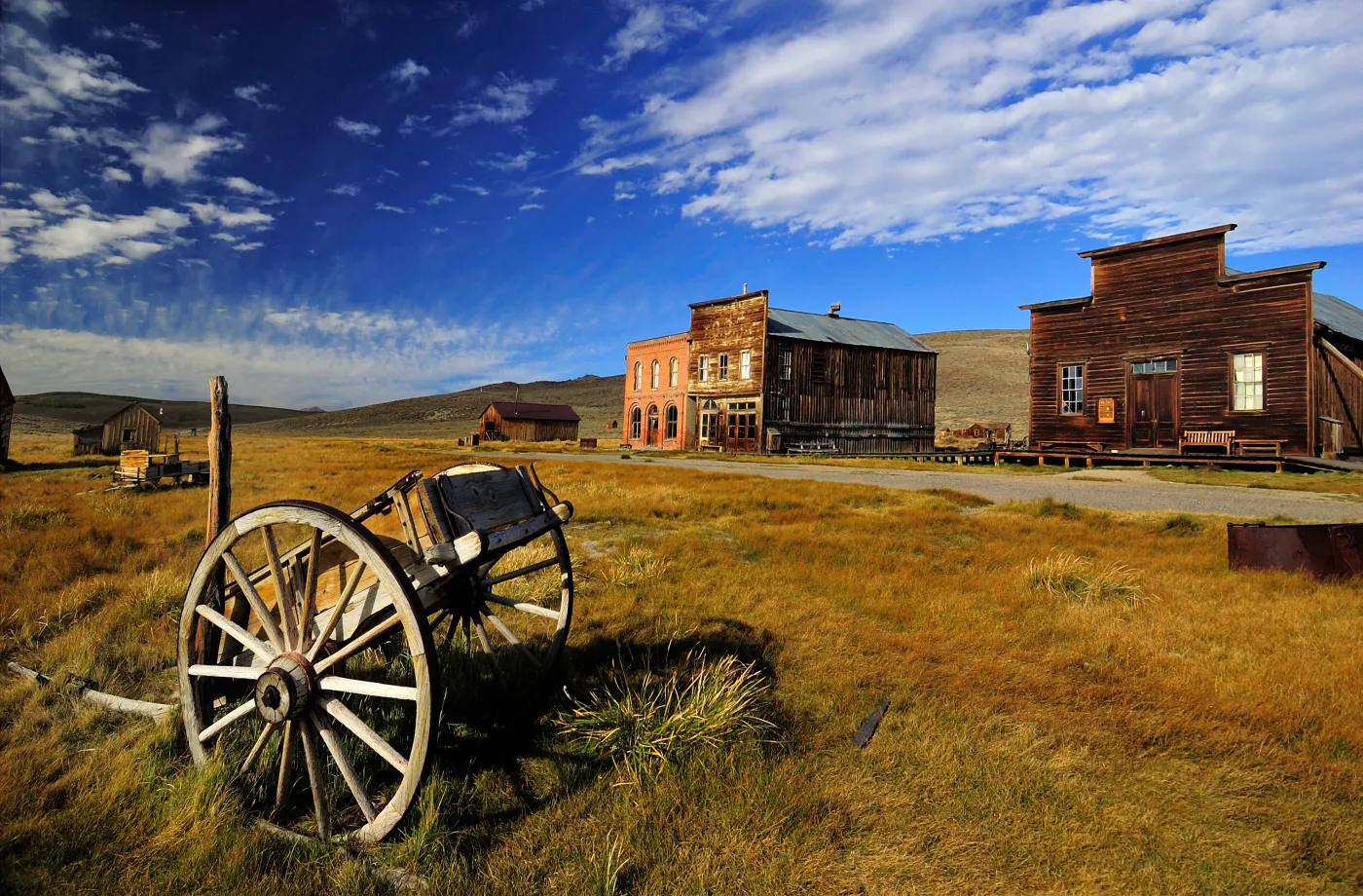 7012307-bodie-miasto-duchow-kalifornia.jpg