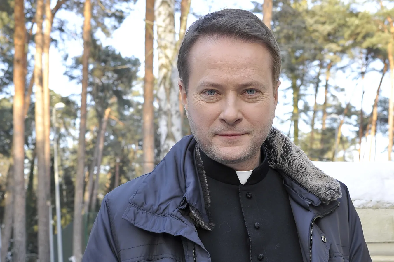 Żmijewski zarobi fortunę dzięki serialowi "Ojciec Mateusz"