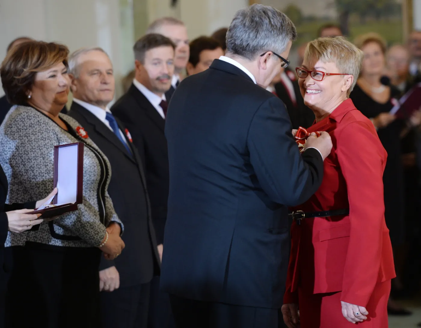 7047846-wreczenie-odznaczen-panstwowych.jpg