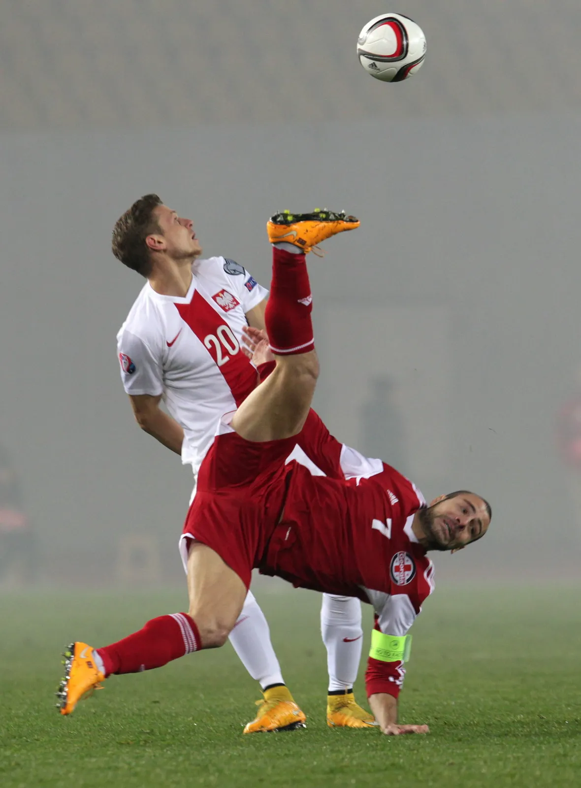 7067178-lukasz-piszczek-i-jaba-kankava.jpg