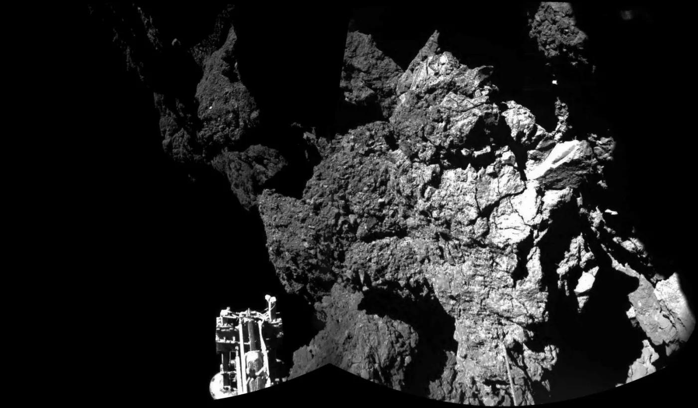 Sonda Philae zaczęła przesyłać pierwsze dane i... poszła spać! GALERIA ZDJĘĆ