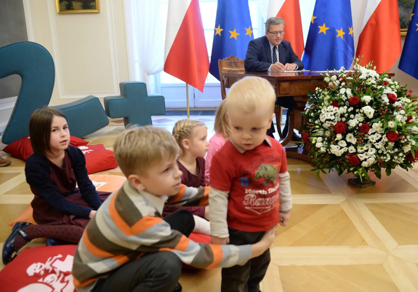 To najlepszy wynik w karierze Komorowskiego. Ufa mu 80 proc. Polaków. SONDAŻ