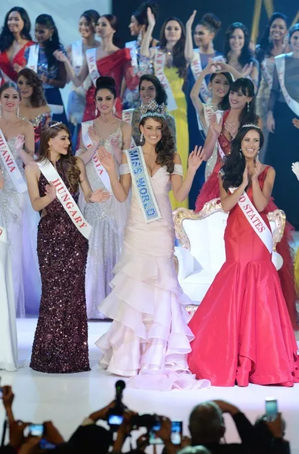 7195116-miss-world-2014-rolene-strauss.jpg