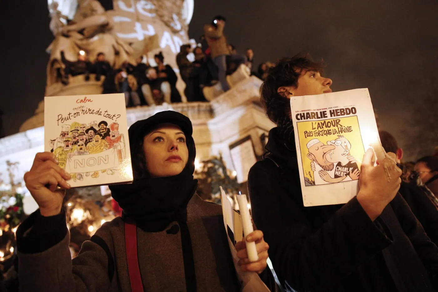 Hołd dla ofiar ataku na tygodnik "Charlie Hebdo" - Plac Republiki w Paryżu