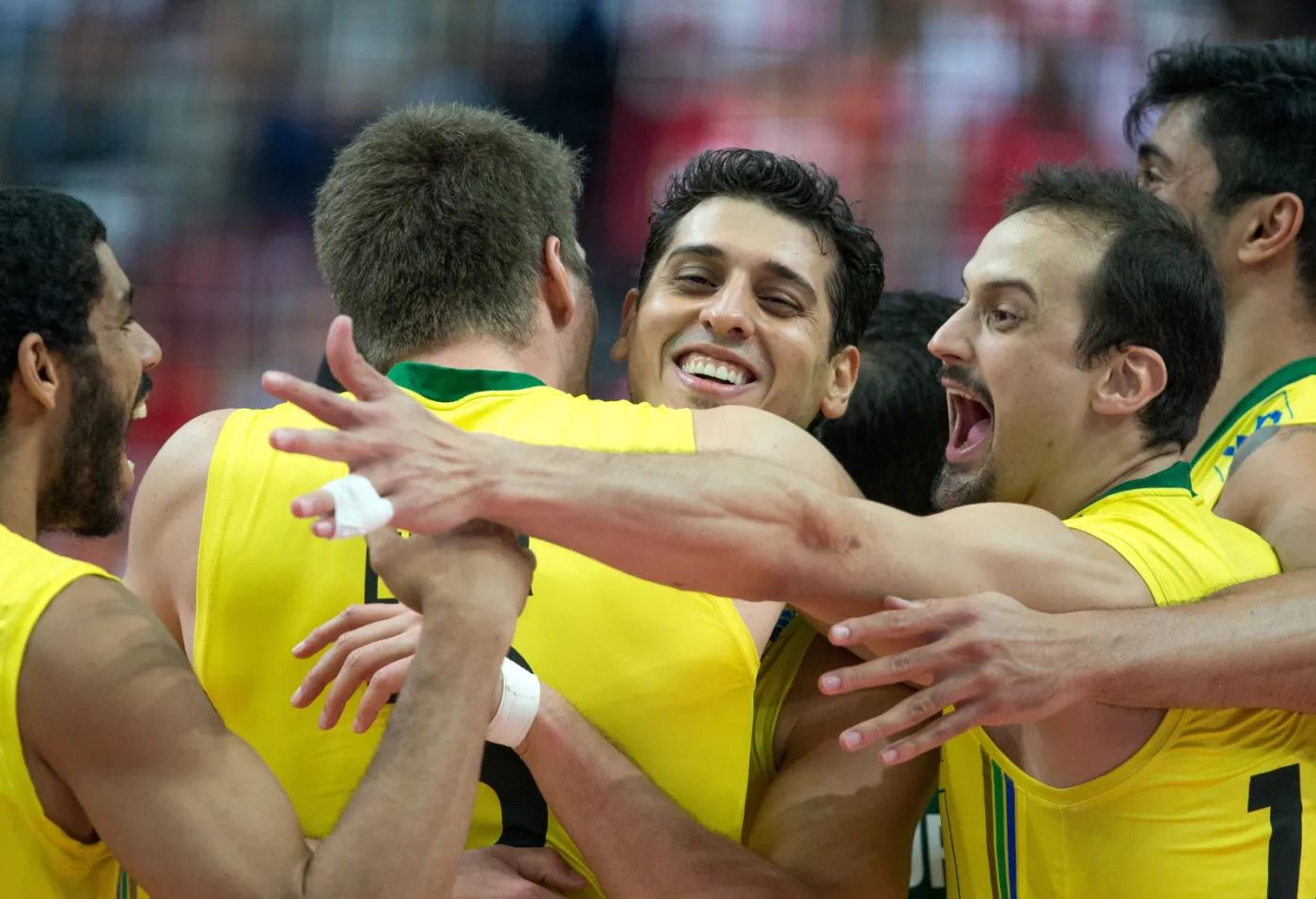 Mistrzostwa świata w siatkówce: radość Brazylijczyków po meczu w Francją