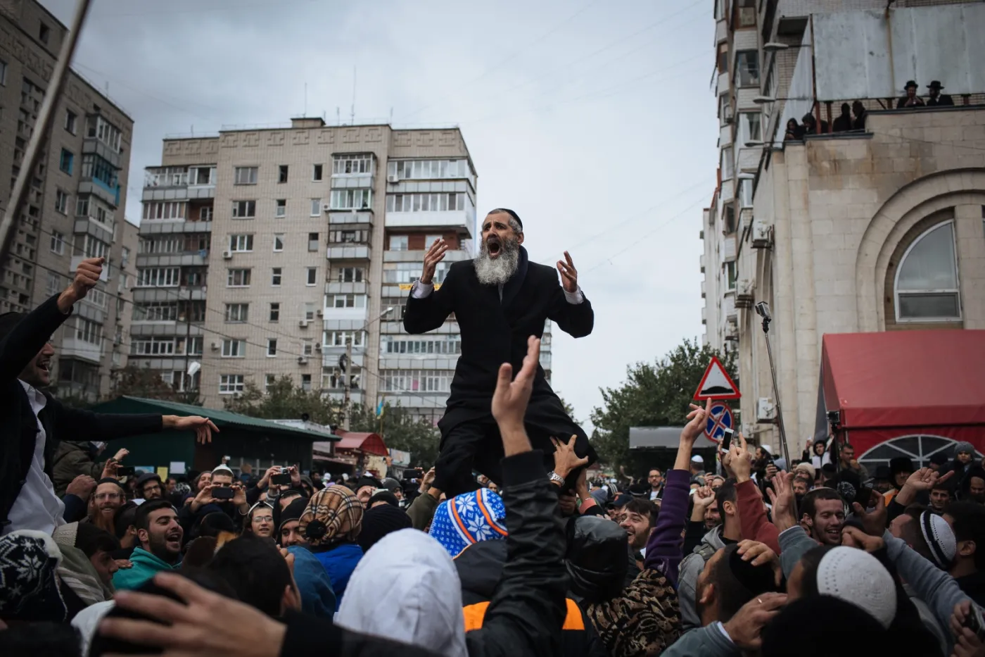 Tłumy Żydów zjechały na Ukrainę. Modlą się i świętują