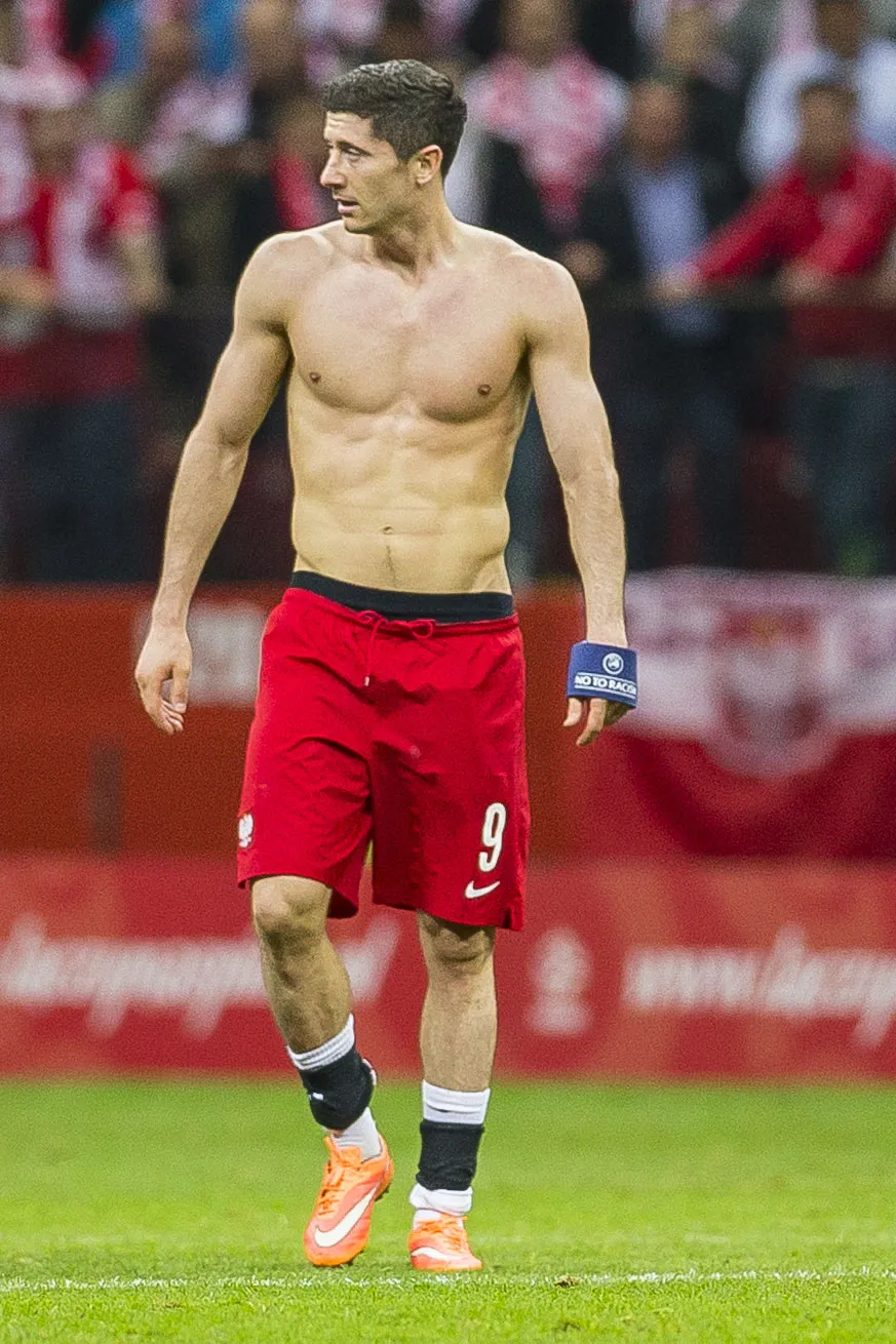 6952881-lewandowski-ma-nie-gorsze-cialo.jpg
