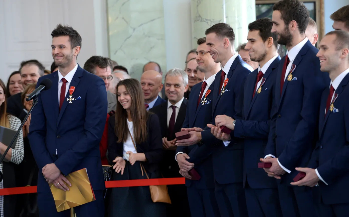 6990695-spotkanie-prezydenta-bronislawa.jpg