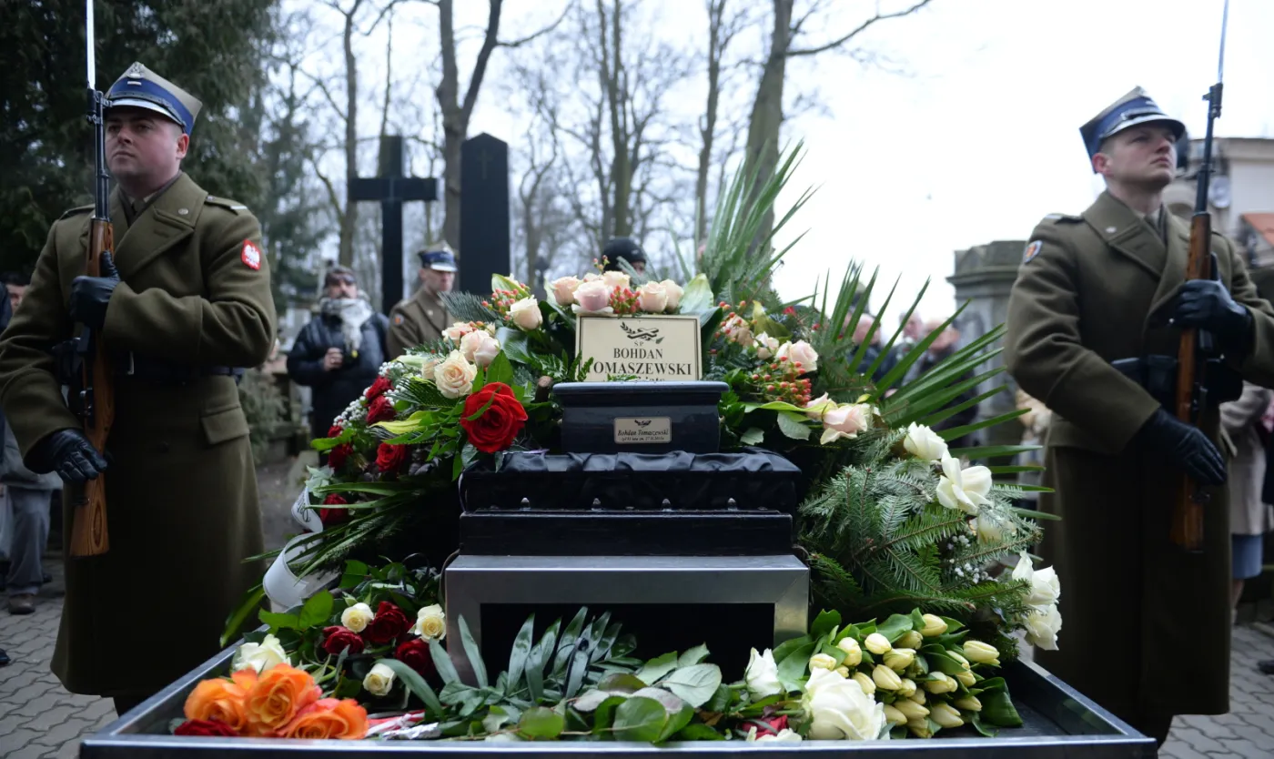 7511001-pogrzeb-bohdana-tomaszewskiego.jpg