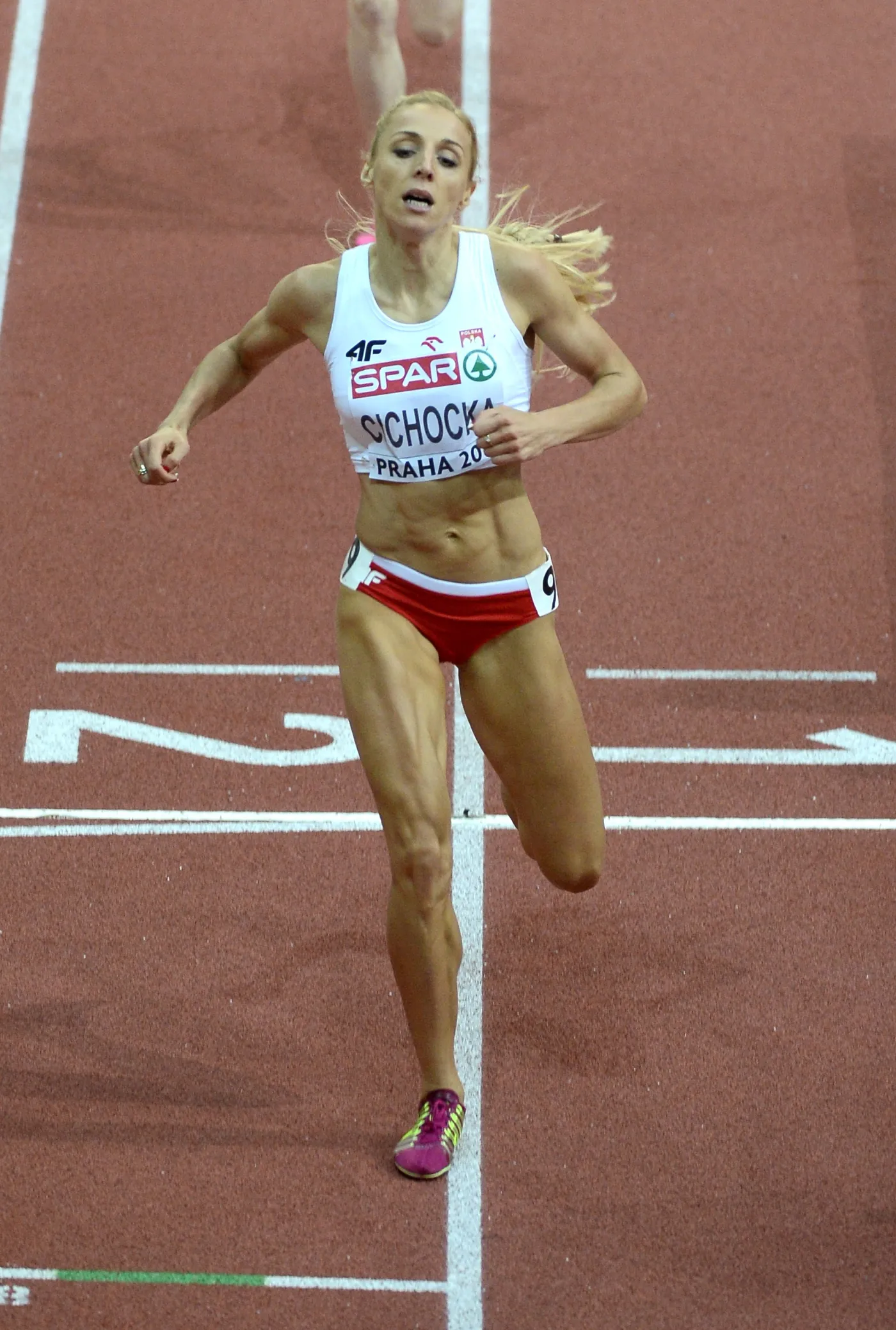 7516736-angelika-cichocka-druga-na-mecie.jpg