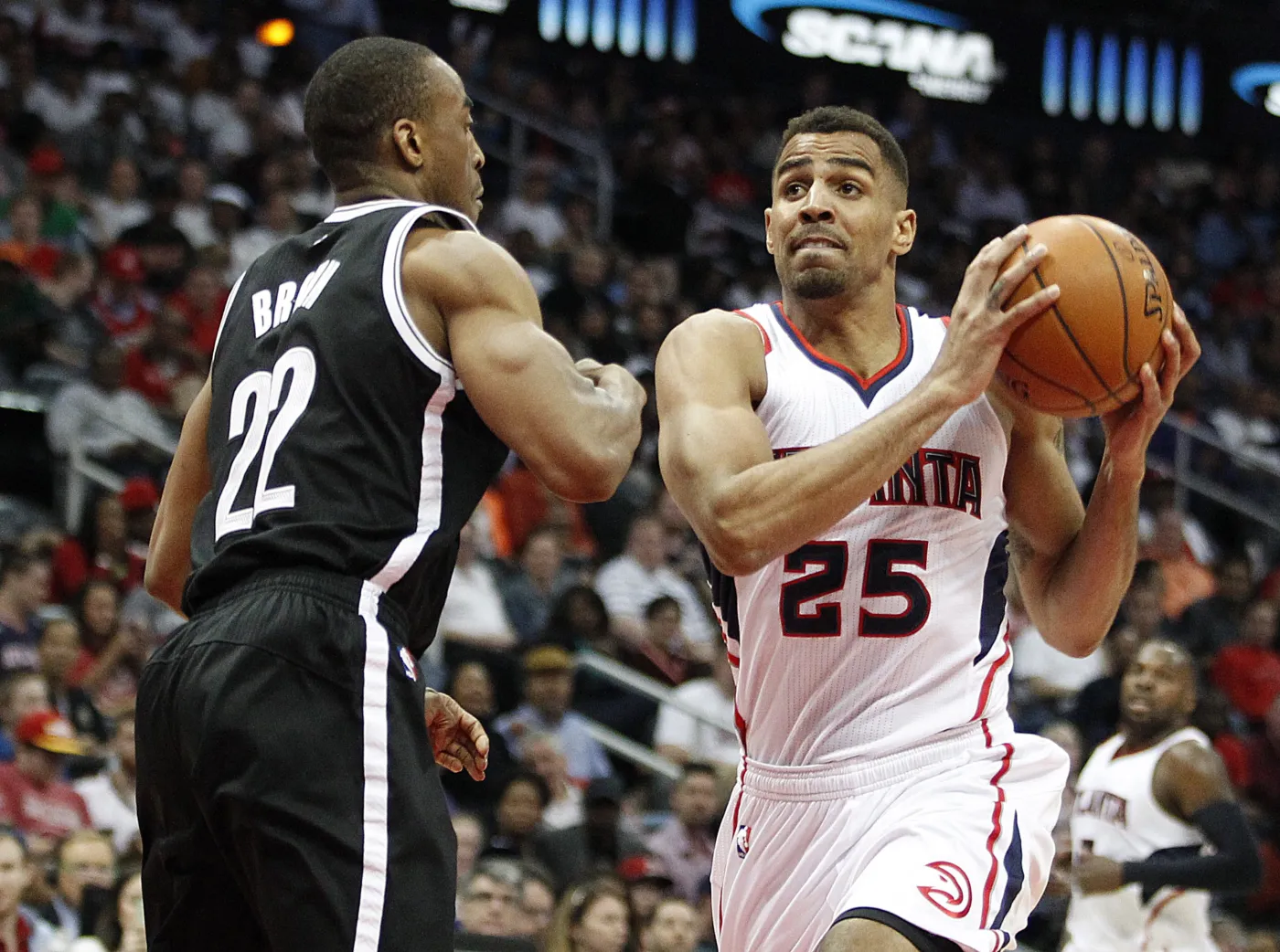 Thabo Sefolosha i Markel Brown