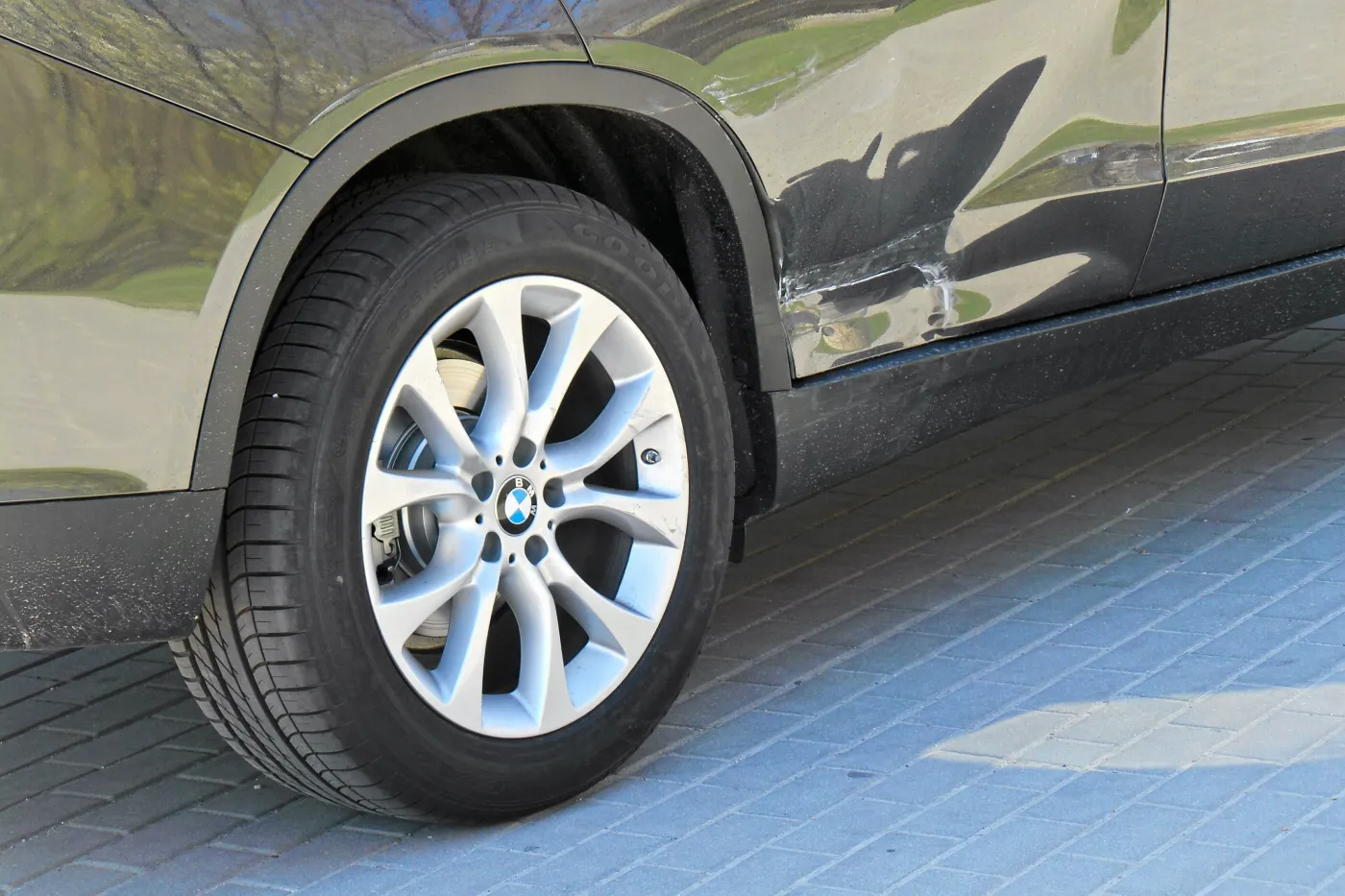 BMW X5, którym kierował Bogusław Wołoszański