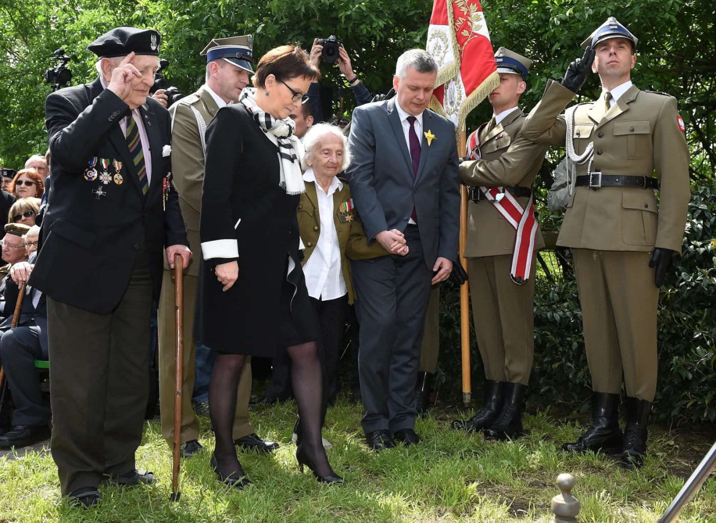 Premier Kopacz: Słowa dyrektora FBI o Polakach i holokauście nie do zaakceptowania