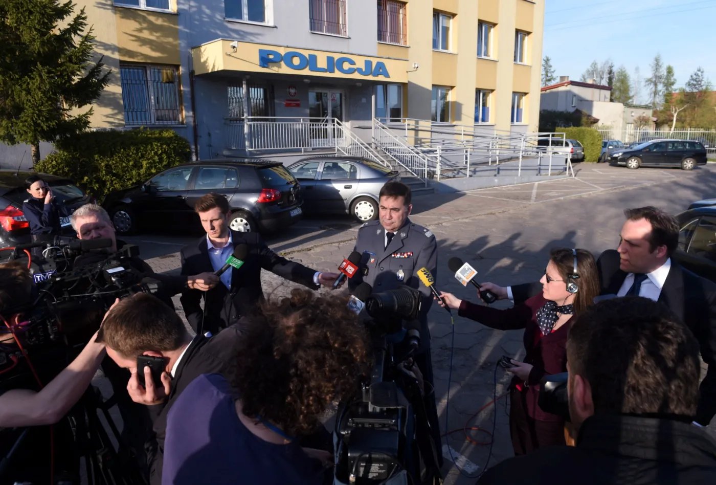 7688868-strzaly-na-komisariacie-w-kutnie.jpg