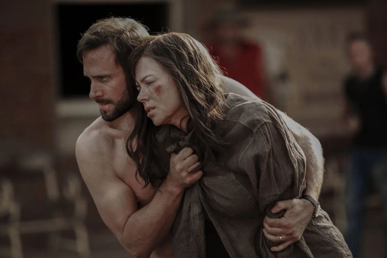 Nicole Kidman i Joseph Fiennes w filmie "Strangerland"