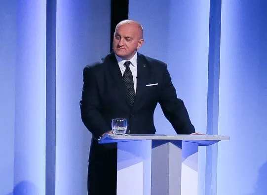 7733404-marian-kowalski-w-czasie-debaty.jpg
