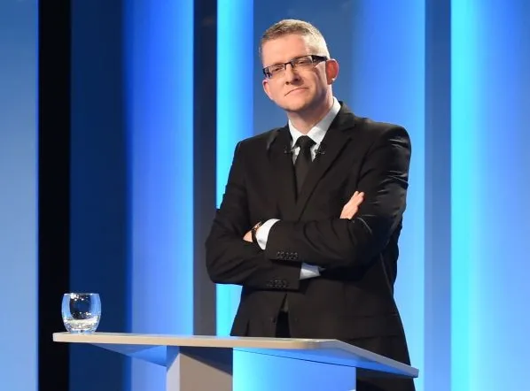 7733479-grzegorz-braun-w-czasie-debaty.jpg