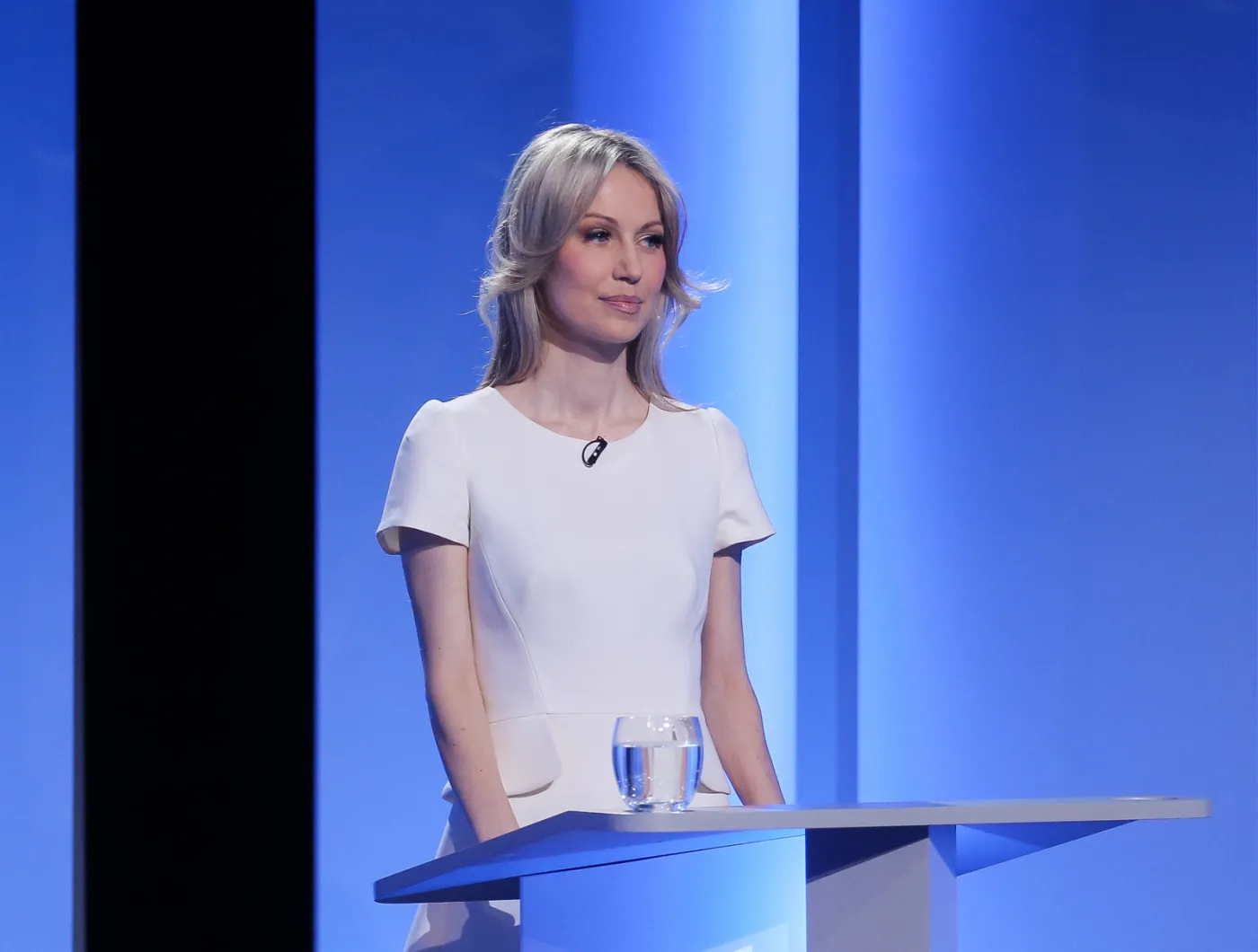 7733074-magdalena-ogorek-w-czasie-debaty.jpg