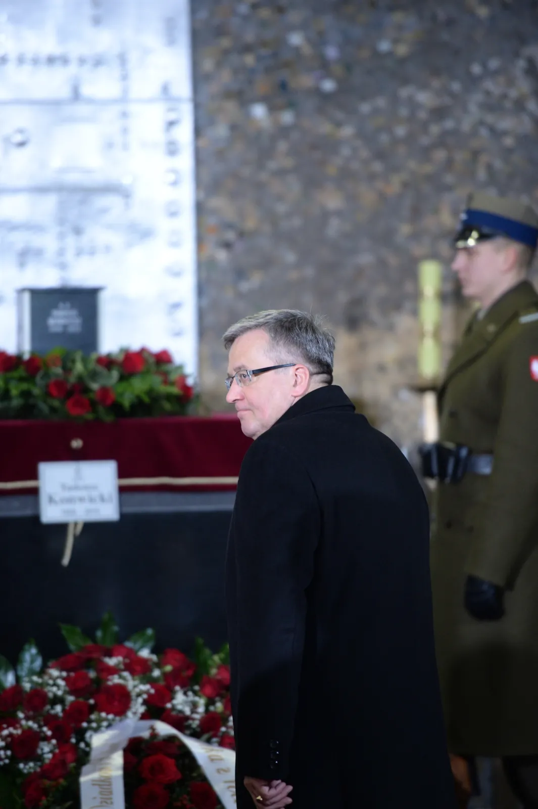 Pogrzeb Tadeusza Konwickiego. Wybitnego pisarza żegnał prezydent Komorowski