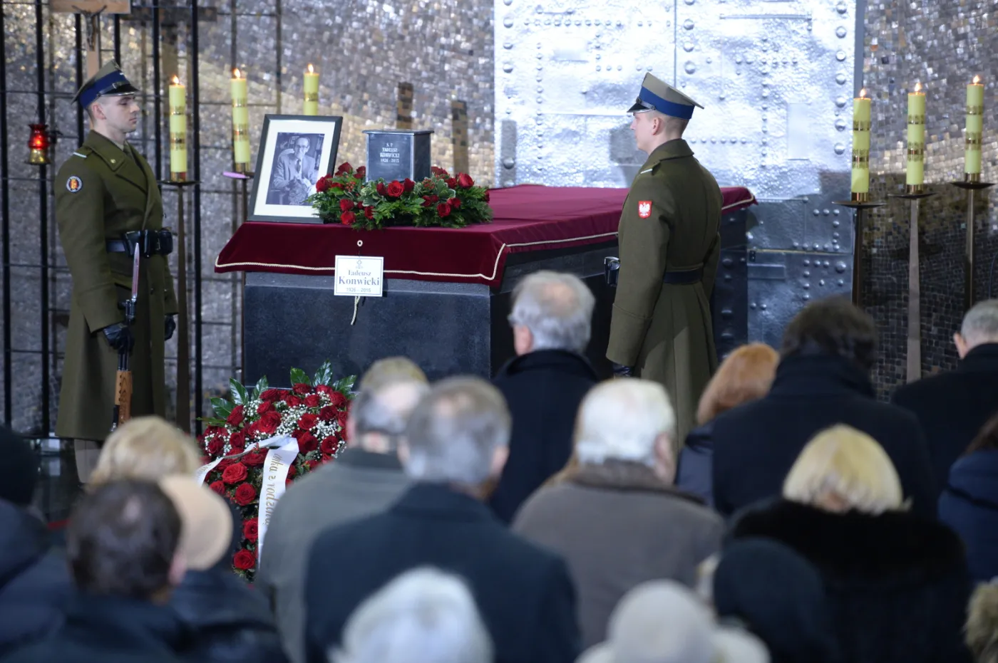 7306384-pogrzeb-tadeusza-konwickiego-na.jpg