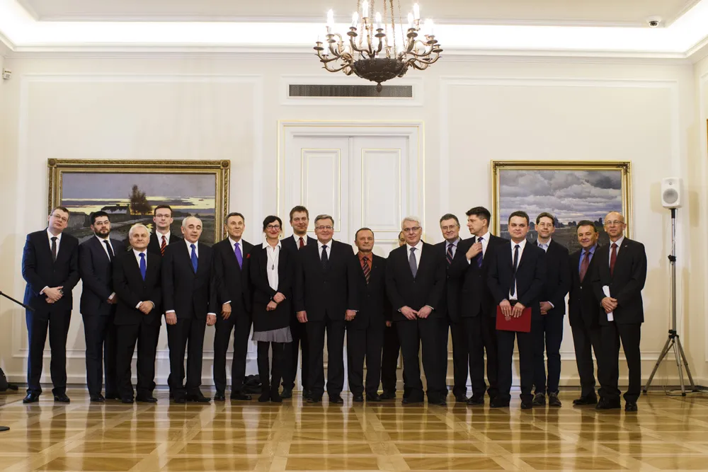 Prezydent Bronisław Komorowski oraz członkowie kapituły Nagrody Gospodarczej Prezydenta RP