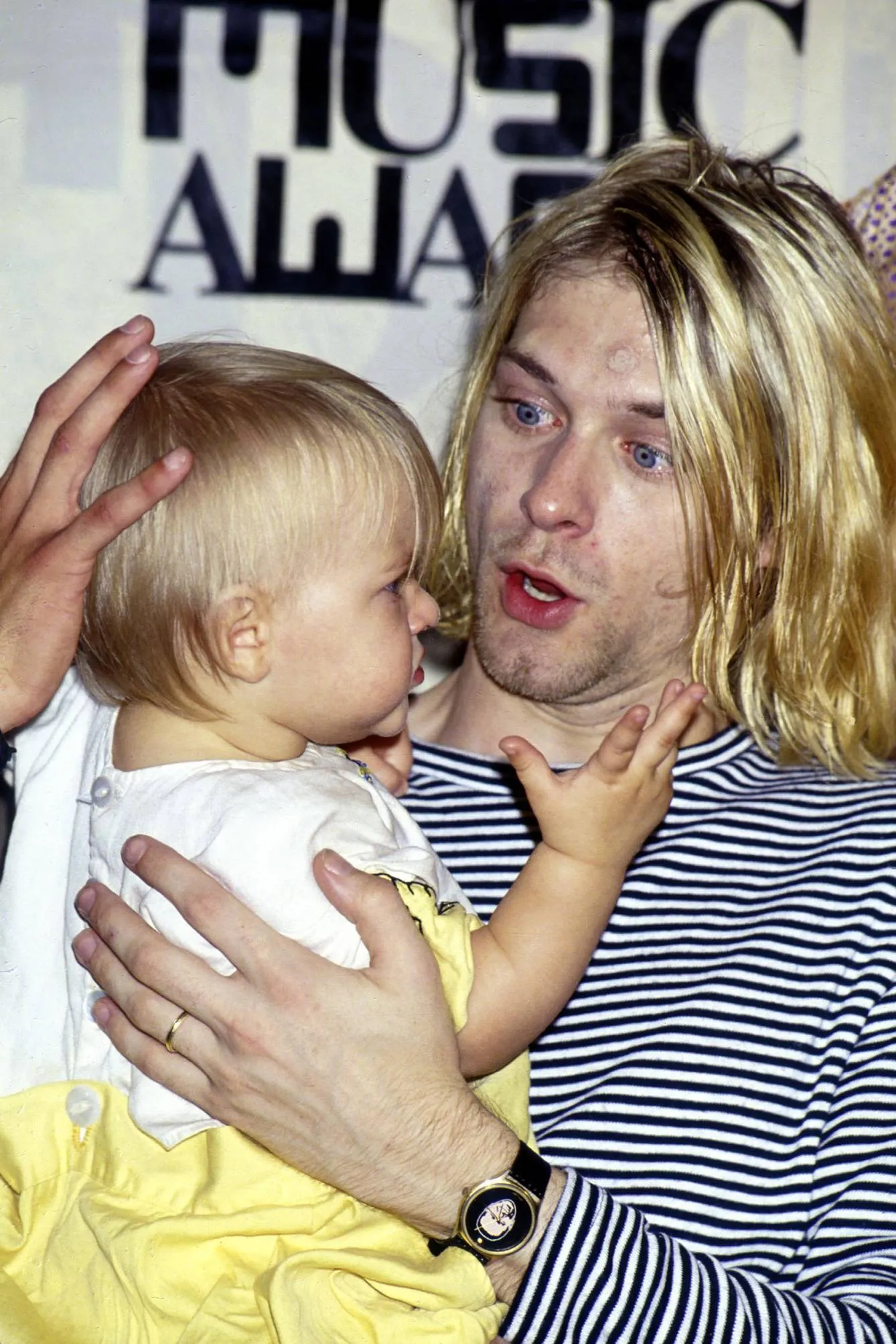 7344834-kurt-cobain-z-coreczka-frances.jpg