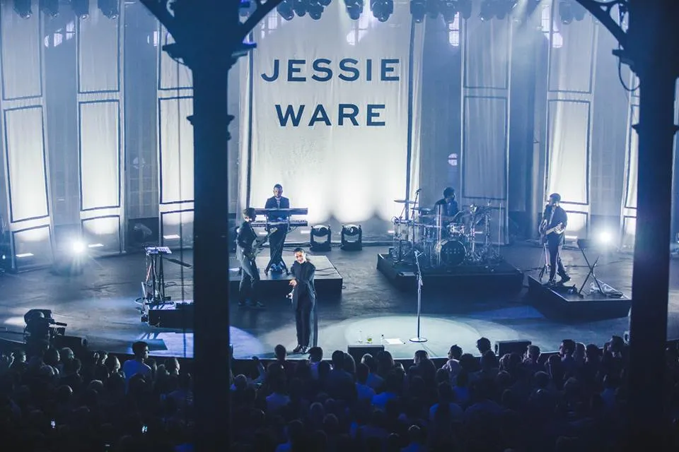 6838883-jessie-ware-podczas-wystepu-na.jpg