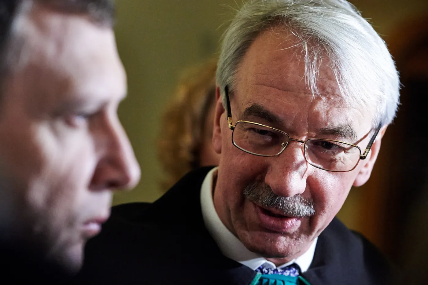 Pełnomocnik miasta Sopot mecenas Roman Nowosielski i prezydent Sopotu Jacek Karnowski po wyjściu z sali rozpraw w Sądzie Okręgowym w Gdańsku