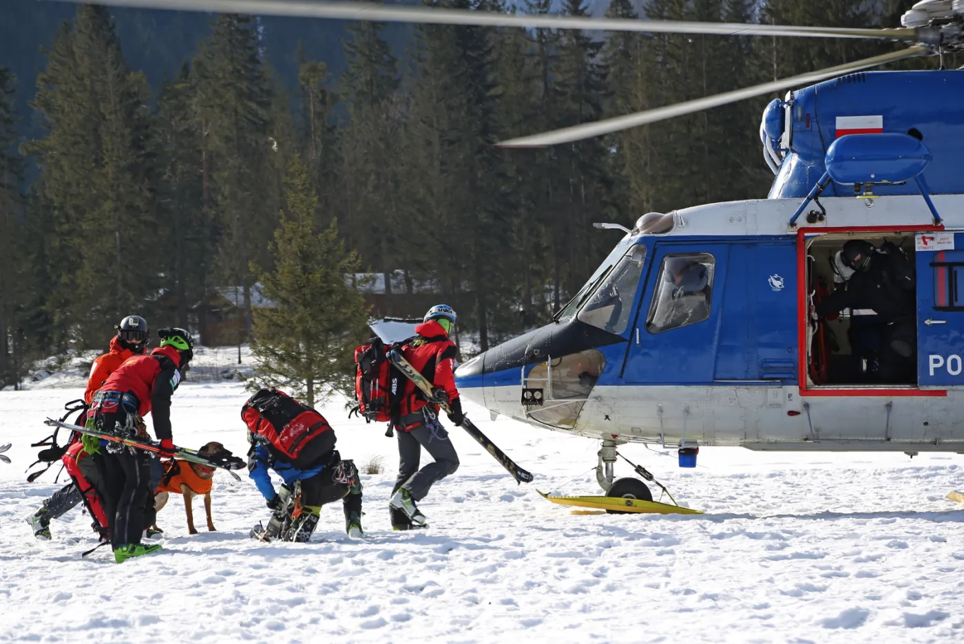 Ratownicy znaleźli dwa ciała w lawinisku w rejonie Siklawy