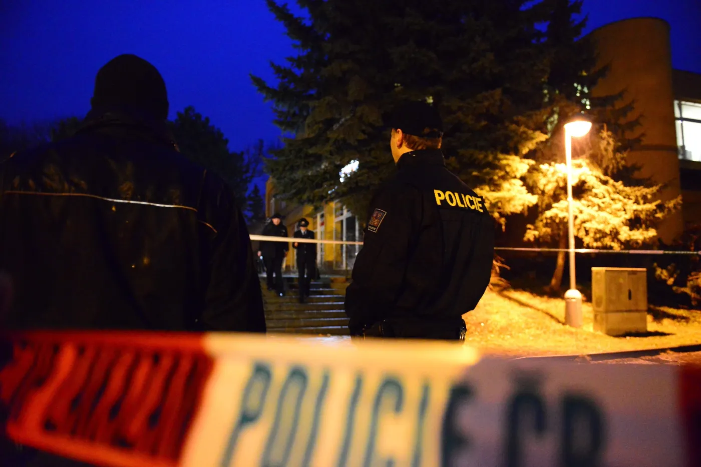 Czeska policja przy restauracji, w której doszło do strzelaniny