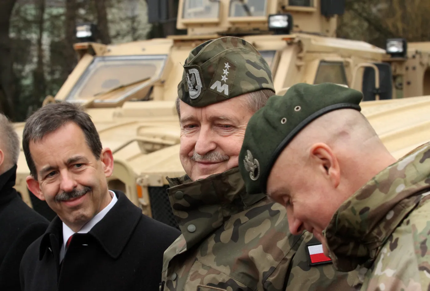 Polscy komandosi dostali od USA nowy sprzęt. Uroczyste przekazanie MRAP-ów