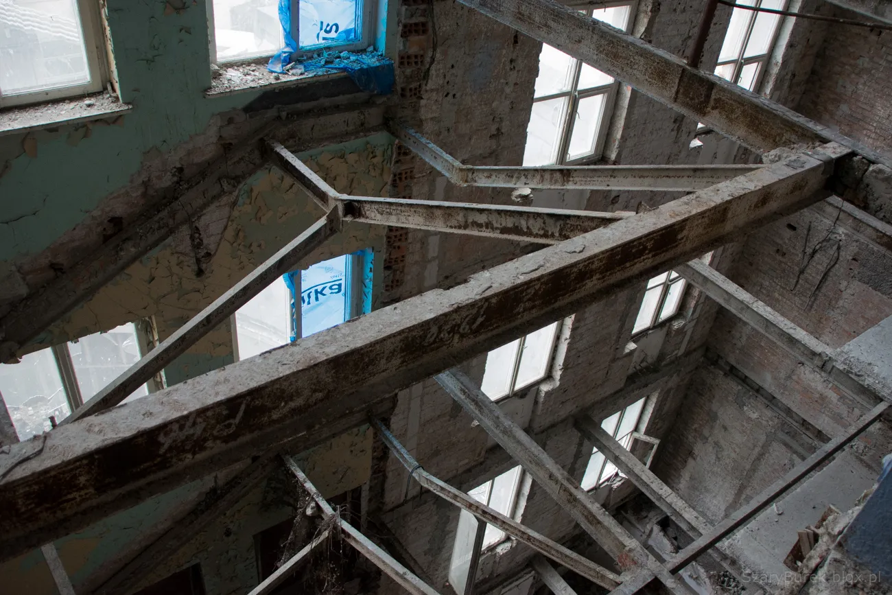 Zrujnowany wieżowiec Prudential od środka. Niezwykła wyprawa fotoblogera. ZDJĘCIA