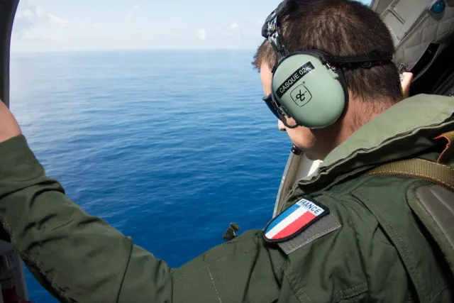 Na Malediwach morze też wyrzuca szczątki boeinga?