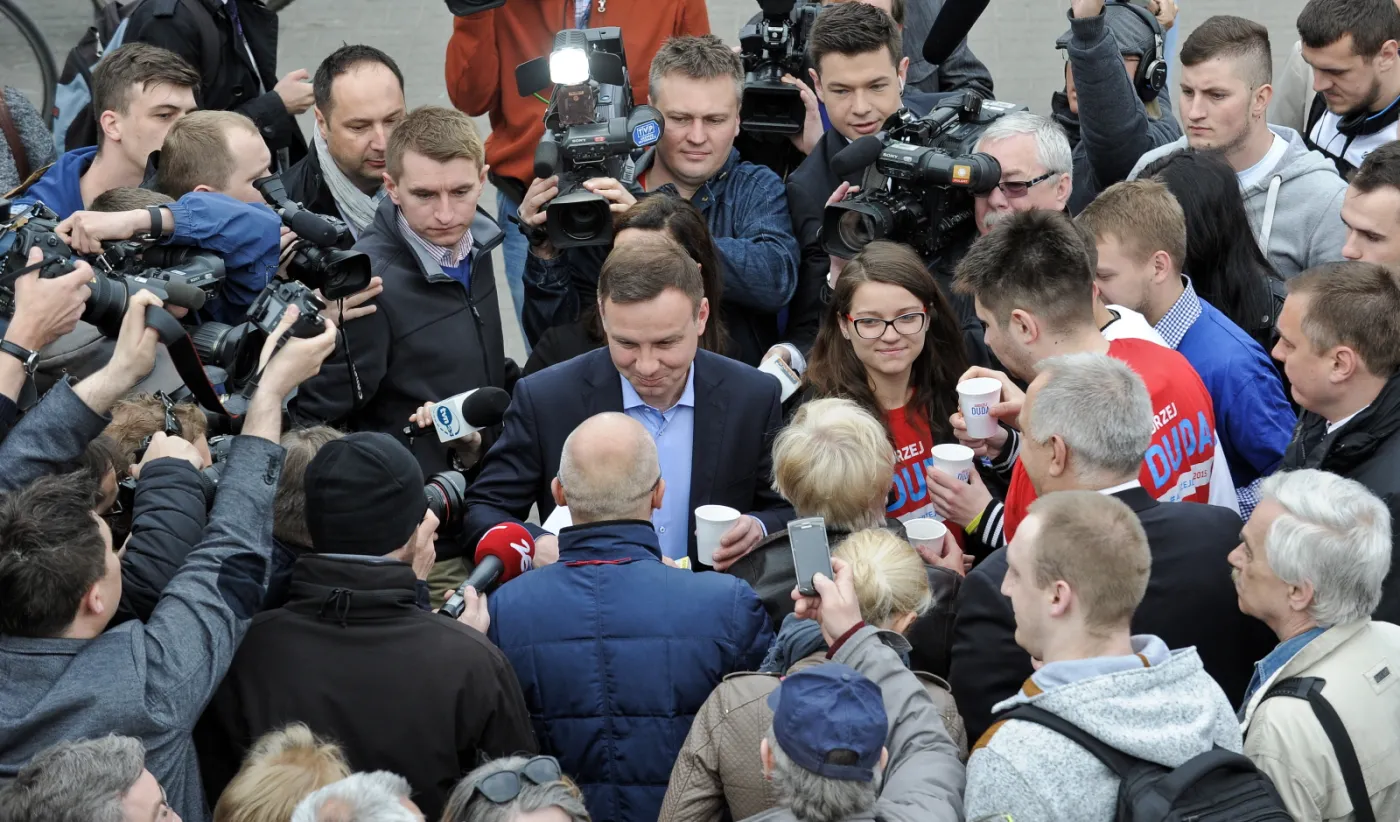 7755091-andrzej-duda-rozdawal-kawe-przy.jpg