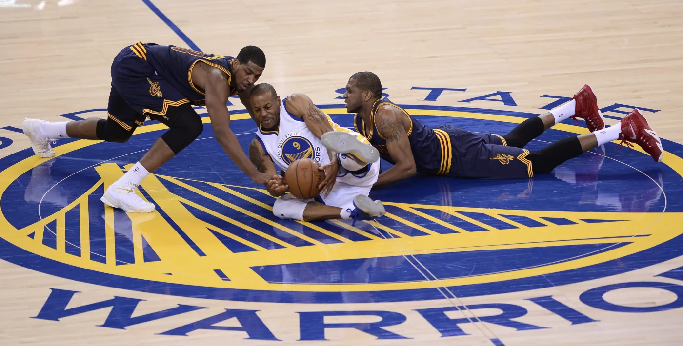 Liga NBA: Golden State Warriors o krok od mistrzowskiego tytułu