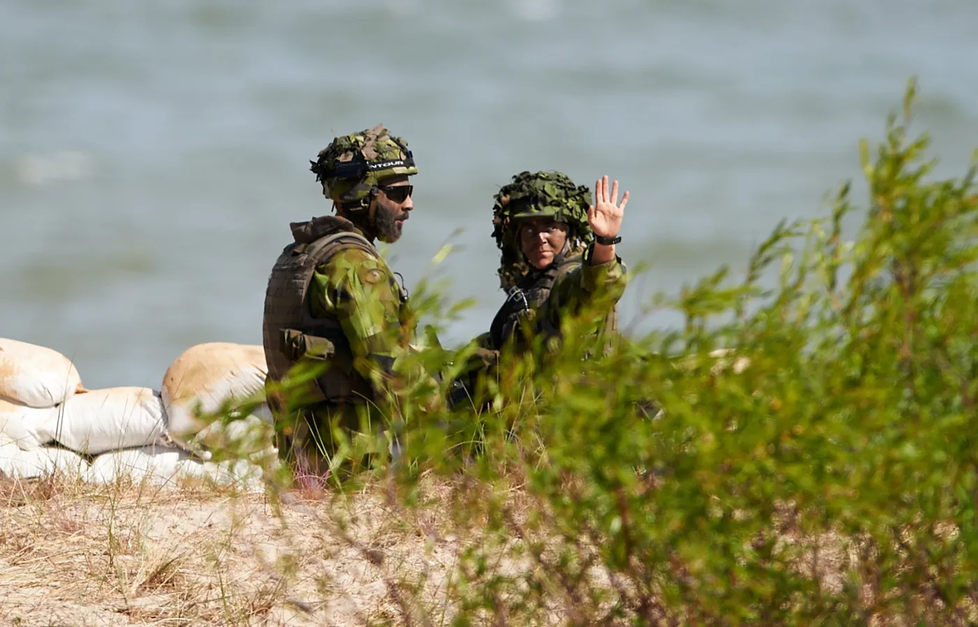 Żołnierze podczas fazy lądowej międzynarodowych ćwiczeń Baltops 2015 na terenie Centralnego Poligonu Sił Powietrznych w Ustce