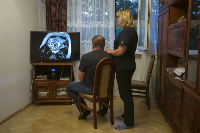 Rodzice dziecka, którym prof. Chazan odmówił aborcji: Powinniśmy pokazać zdjęcie dziecka