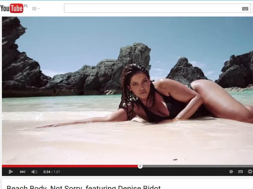 Kawał pięknego ciała! Modelka XXL w reklamie strojów kąpielowych