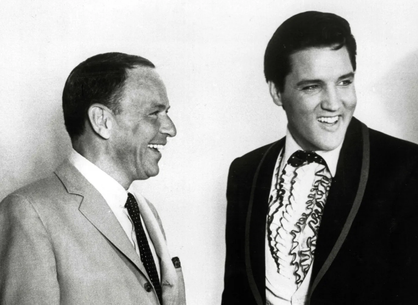 8511329-frank-sinatra-i-elvis-presley-w.jpg