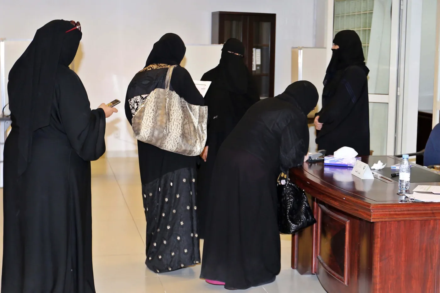 Arabia Saudyjska: Kobiety głosują w wyborach