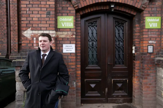 Oddział zamknięty na lata za grożenie pięścią? Kradzież kawy? "Przebieram się i zostaję w psychiatryku"