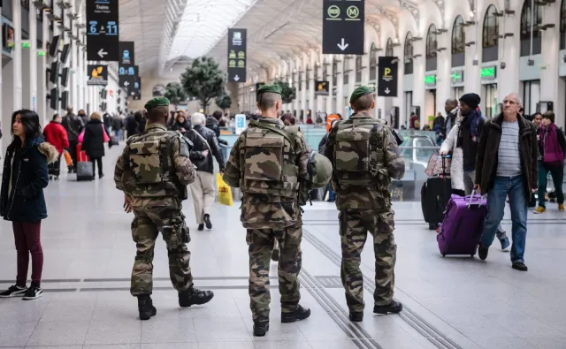 Strzelanina w pobliżu meczetu we Francji. Trzy osoby ranne